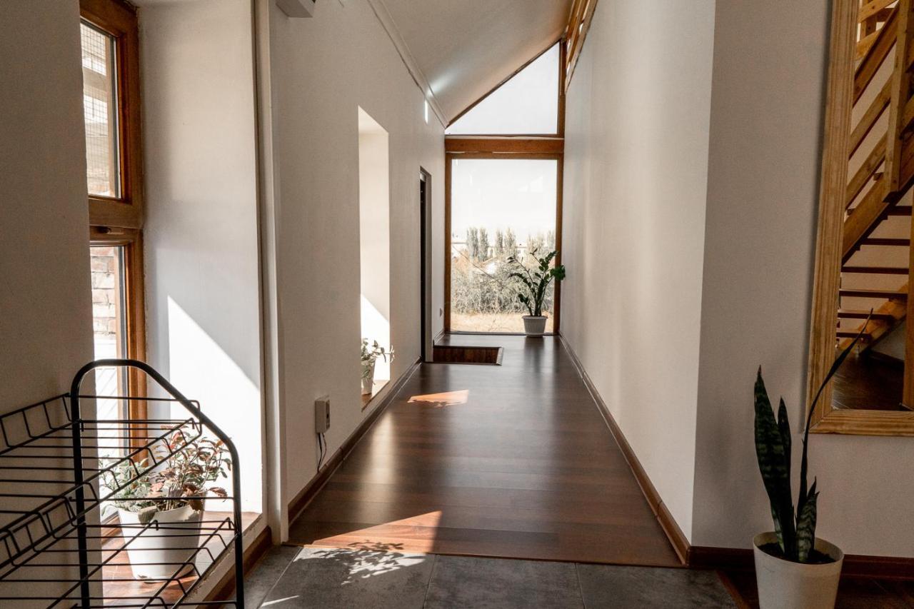 Modern Loft Lighthouse Hostel Karakol Exterior foto